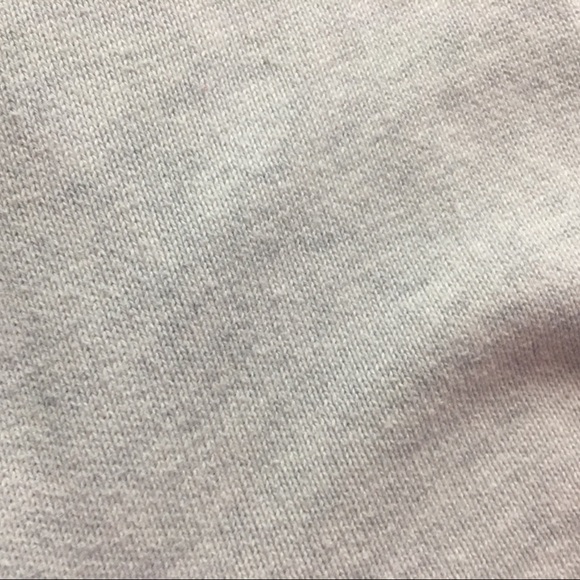 H&M “ Empire State “ light sweater - Picture 5 of 5